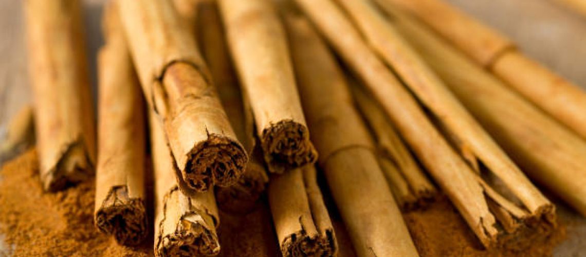 🥄 Le cannelier de Ceylan : il parfume les plats et booste la santé au naturel !